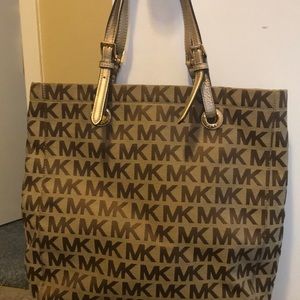 Micheal kors tote